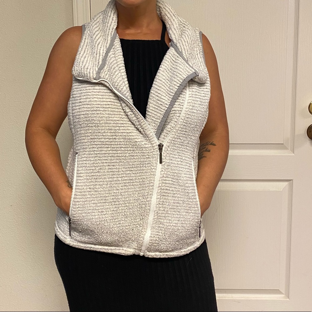 Patagonia Fuzzy Zip Vest with pockets